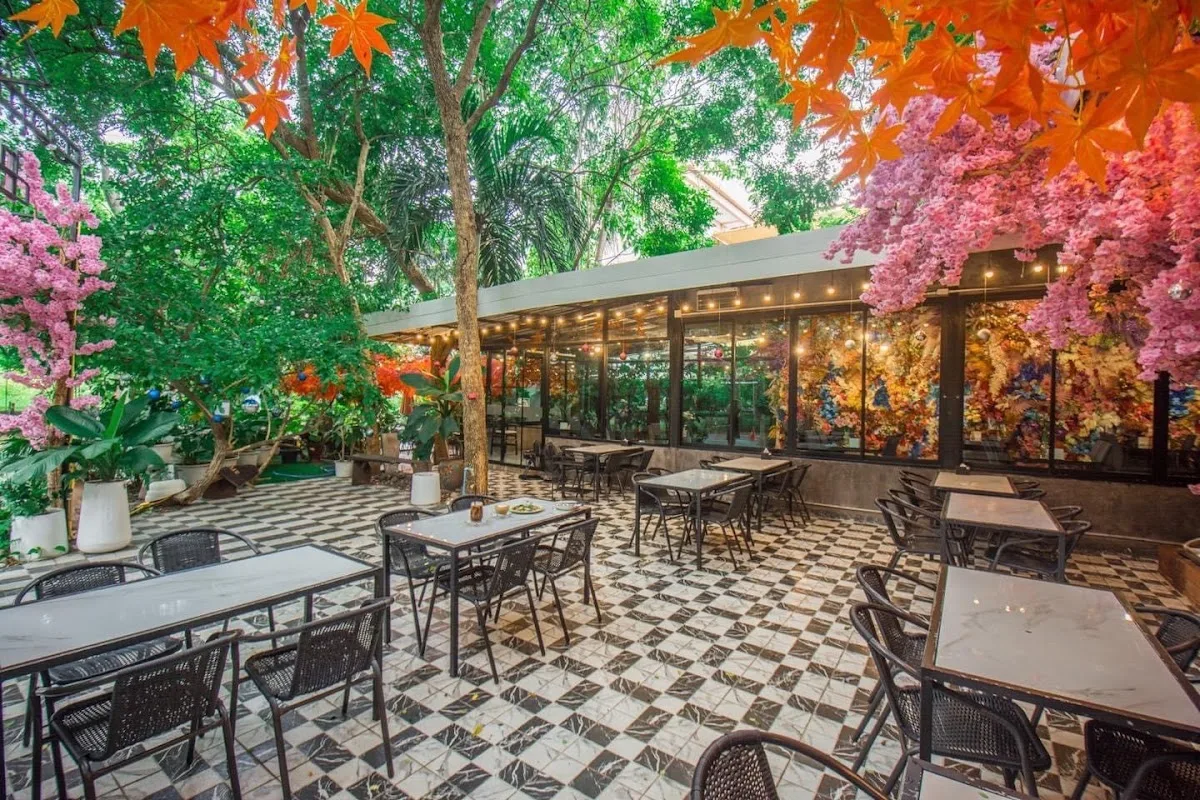 Thitaree Restaurant (ฐิตารีย์-สวนรถไฟ)